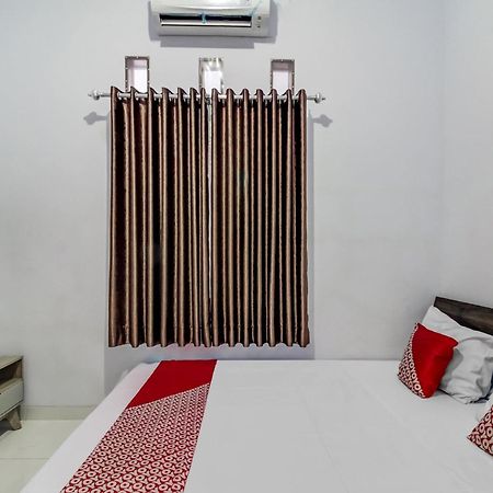 Oyo 91243 Bina Syariah Guest House Чиребон Екстер'єр фото